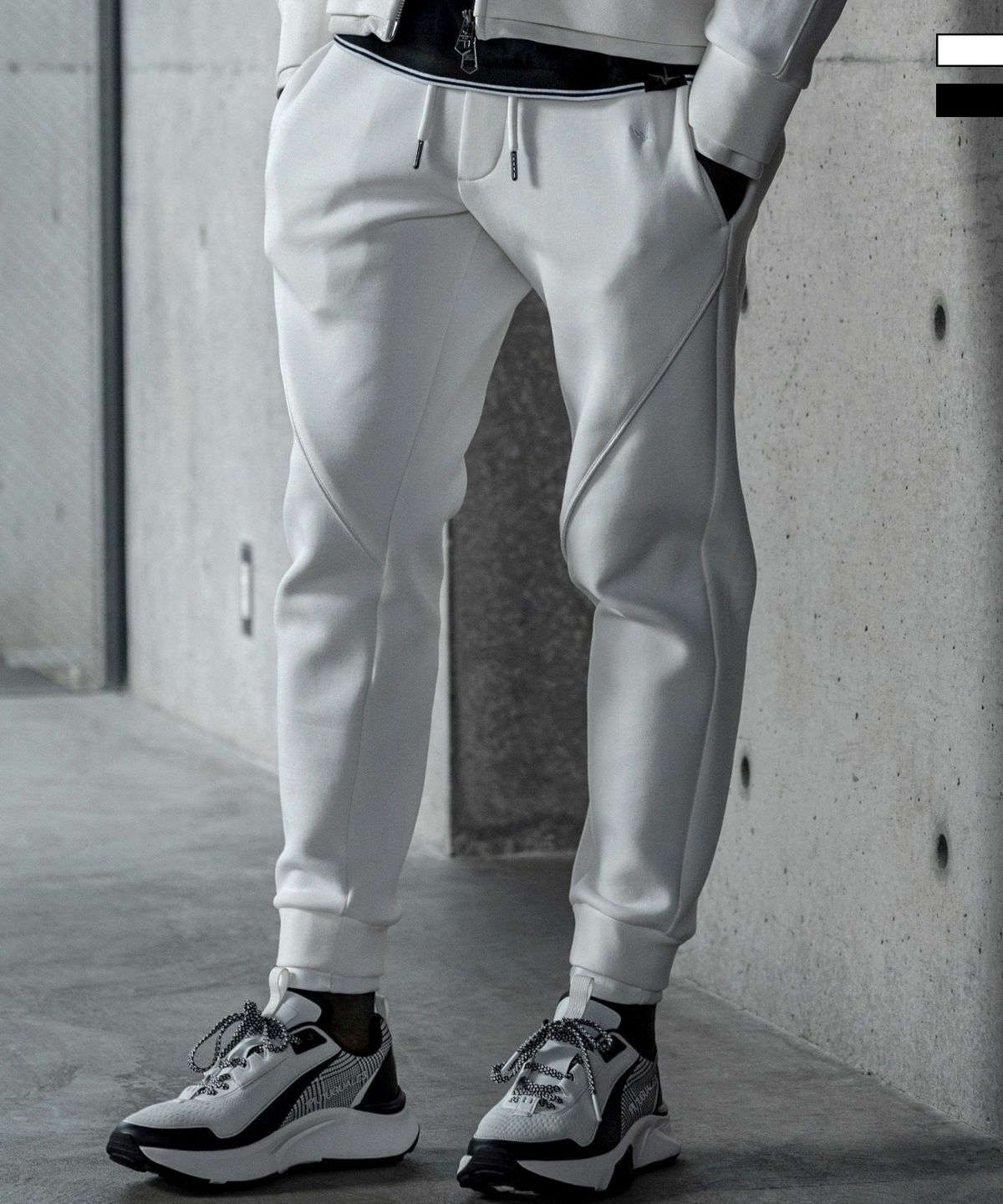 1PIU1UGUALE3 RELAX(ウノピゥウノウグァーレトレ リラックス)レザー