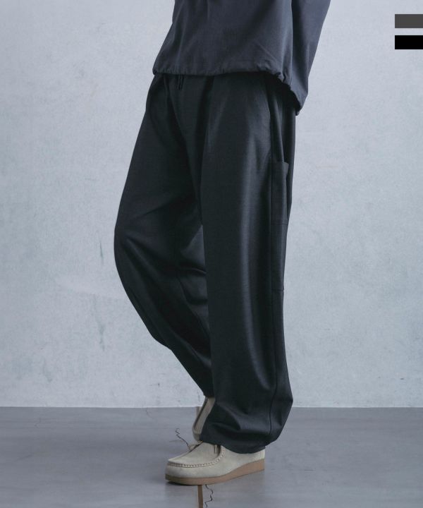 our ゆったりシルエットのコクーンパンツ ゆったりシルエットの